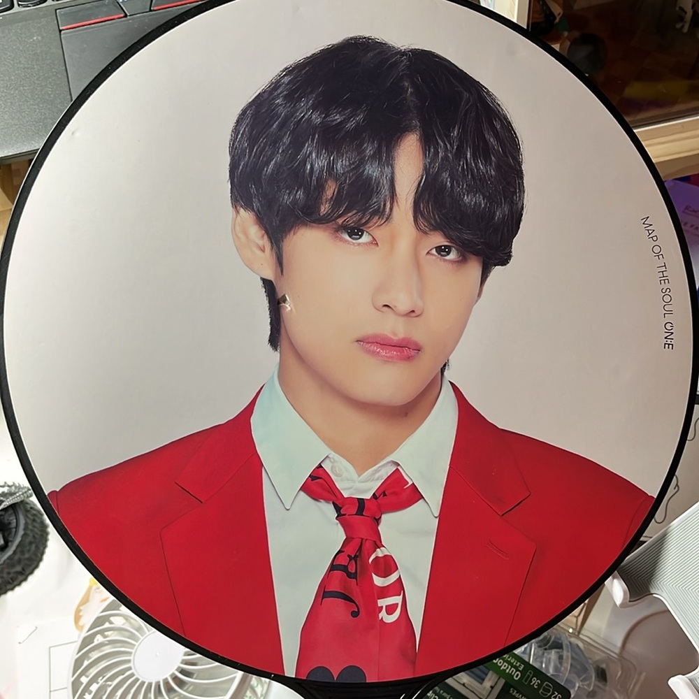 BTS MAP OF SOUL PICKET--V